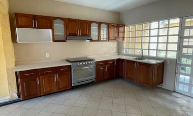 CUERNAVACA CERCA AVERANDA, VENDO AMPLIA CASA SOLA 4 RECS. 367 MTS. JARDN