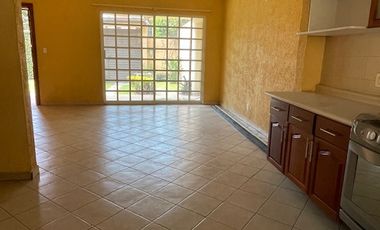 CUERNAVACA CERCA AVERANDA, VENDO AMPLIA CASA SOLA 4 RECS. 367 MTS. JARDN