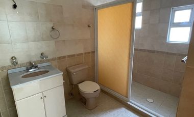 CUERNAVACA CERCA AVERANDA, VENDO AMPLIA CASA SOLA 4 RECS. 367 MTS. JARDN