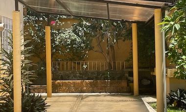 CUERNAVACA CERCA AVERANDA, VENDO AMPLIA CASA SOLA 4 RECS. 367 MTS. JARDN