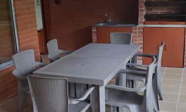 se arrienda casa amueblada