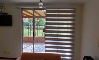 se arrienda casa amueblada