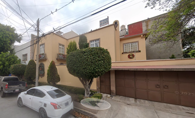 CASA EN REMATE EN BENITO JUAREZ NARVARTE ORIENTE