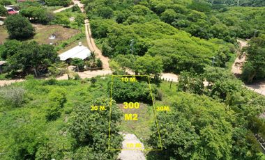 TERRENO EN COL. EMILIANO ZAPATA 300 M2