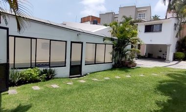 Casa en exclusivo Condominio de solo 10 casas   En Lomas de Atzingo, Cuernavaca Morelos.