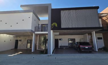 CASA EN VENTA, FRACCIONAMIENTO ARIA SOBRE EL BLVD LAGUITOS ZONA NTE PTE DE LA CIUDAD