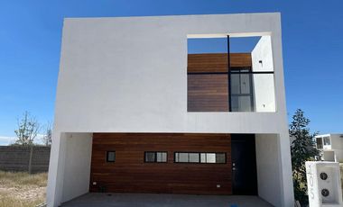 HERMOSA CASA EN PRIVADA ZIBARI VENTA