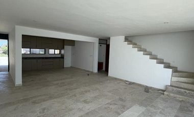 HERMOSA CASA EN PRIVADA ZIBARI VENTA