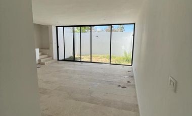 HERMOSA CASA EN PRIVADA ZIBARI VENTA