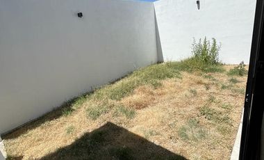 HERMOSA CASA EN PRIVADA ZIBARI VENTA