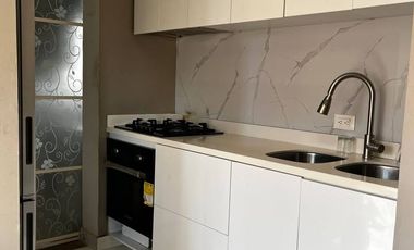 Se vende un hermoso apartamento de 58 metros cuadrados con una distribución espectacular que maximiza cada rincón. Ubicado en un sexto piso, el acceso