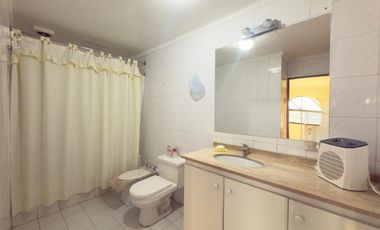 Se arrienda departamento céntrico, 4 piezas 3 baños, Curicó