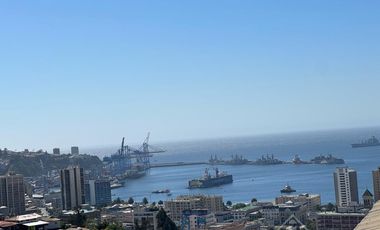 VENDO CASA PARA RECONSTRUIR CERRO MARIPOSA VALPARAISO