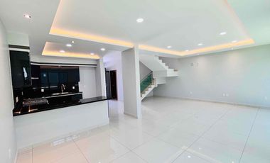 Casa En venta solares Zapopan