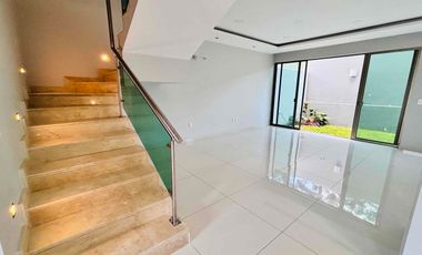 Casa En venta solares Zapopan