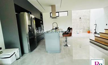 Casa en Unidad Cerrada con Portería 24h