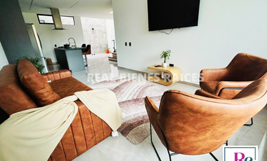 Casa en Unidad Cerrada con Portería 24h