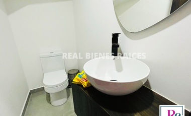 Casa en Unidad Cerrada con Portería 24h