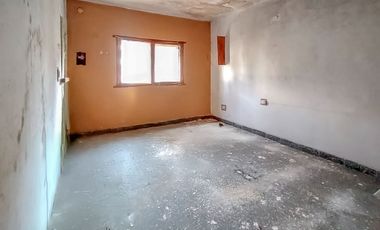 Castelar Norte - Venta - Casa 4 Ambientes