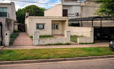 Castelar Norte - Venta - Casa 4 Ambientes