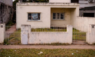 Castelar Norte - Venta - Casa 4 Ambientes