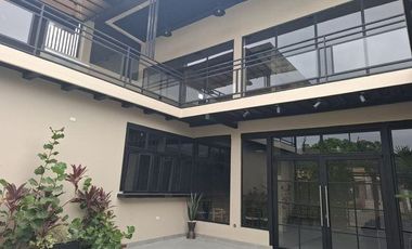 EN RENTA AMPLIO LOCAL POR ESTRENAR EN MACHALA