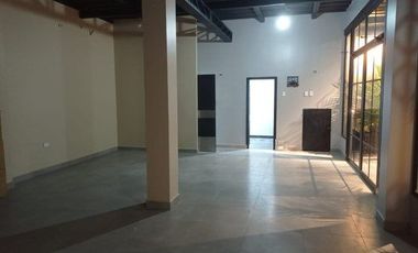 EN RENTA AMPLIO LOCAL POR ESTRENAR EN MACHALA