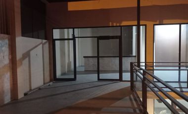 EN RENTA AMPLIO LOCAL POR ESTRENAR EN MACHALA