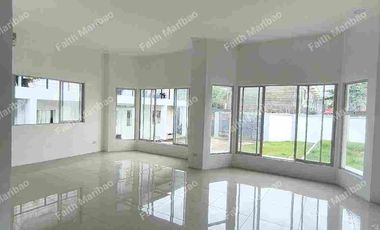 Unfurnished 5bedrooms Bungalow
