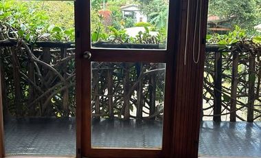 Arriendo Cabaña de 2 pisos en Chía, Vereda Cerca de Piedra  Disfrute de la tranquilidad de la sabana en esta acogedora cabaña.  2 habitaciones  2 baño