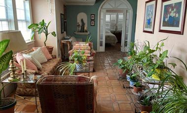 RESIDENCIA ANTIGUA EN EXCELENTES CONDICIONES COL ZARCO