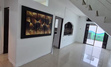 Casa en Alquiler en Samanes, 4 Habitaciones, 4 Baños, Patio,  Garaje,  Norte de Guayaquil.