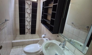 Casa en Alquiler en Samanes, 4 Habitaciones, 4 Baños, Patio,  Garaje,  Norte de Guayaquil.
