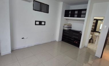 Casa en Alquiler en Samanes, 4 Habitaciones, 4 Baños, Patio,  Garaje,  Norte de Guayaquil.