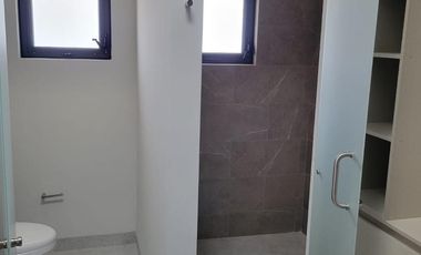 CASA EN RENTA EN RESIDENCIAL en León Gto, ARIA BOSCAJE, escuelas y centros comerciales  cercanos.