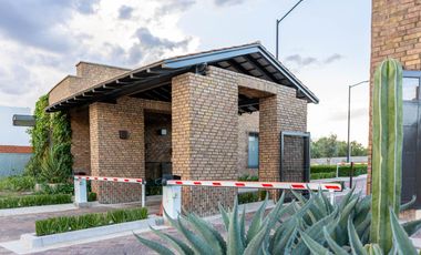 CASA EN RENTA EN RESIDENCIAL en León Gto, ARIA BOSCAJE, escuelas y centros comerciales  cercanos.