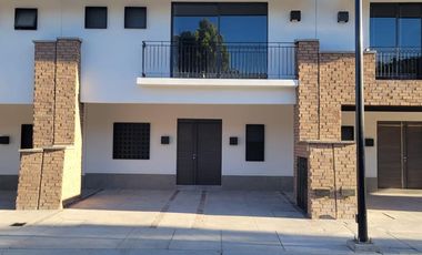 CASA EN RENTA EN RESIDENCIAL en León Gto, ARIA BOSCAJE, escuelas y centros comerciales  cercanos.