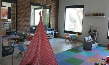 CASA EN RENTA EN RESIDENCIAL en León Gto, ARIA BOSCAJE, escuelas y centros comerciales  cercanos.