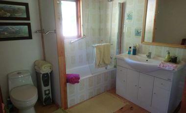 CASA ENTRE PUCON Y CURARREHUE EN 10.000 M2 DE TERRENO