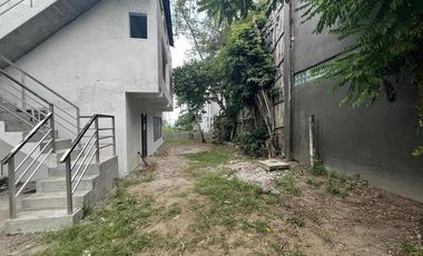 THREE STOREY PARTIALLY FINISHED HOUSE NEAR THE BEACH ID 15032