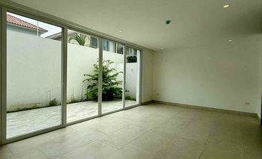 SAMBORONDON KM4, Alquilo departamento Planta Baja 3dormitorios $1950.
