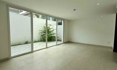SAMBORONDON KM4, Alquilo departamento Planta Baja 3dormitorios $1950.