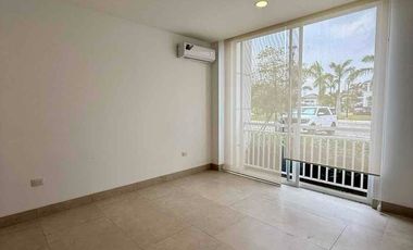 SAMBORONDON KM4, Alquilo departamento Planta Baja 3dormitorios $1950.