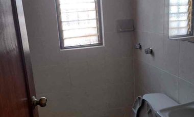 Amplia Casa sola en excelente ubicación