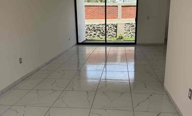 Estrena casa en condominio con alberca privada o compartida