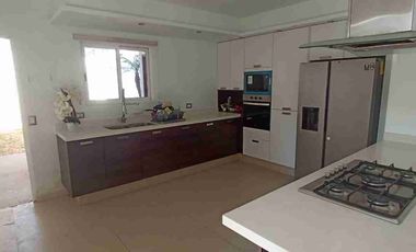 VENTA DE BONITA CASA EN LA COL ENCINOS A UNA CUADRA DE AV AMALIA SOLORZANO