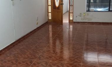 LOS REYITOS CASA EN RENTA