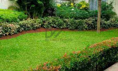 Dijual/Disewa Rumah Halaman Luas Ada Pool di Kemang Selatan Jaksel