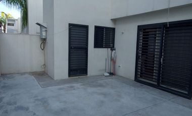 Casa en RENTA en Anáhuac Madeira