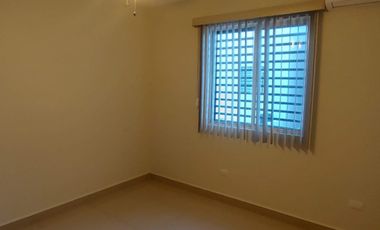 Casa en RENTA en Anáhuac Madeira